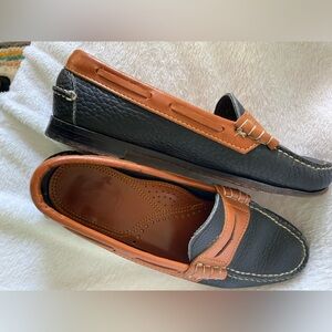 Dooney and Bourke Navy and Tan Pebbled Loafers 8.5 Two Tone Driving Moc Flats